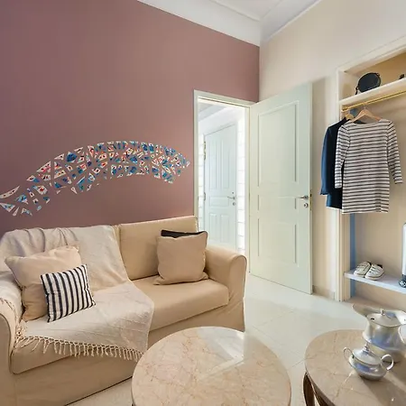 Art Center Apartment *